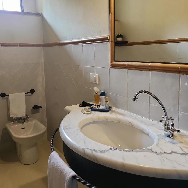 Borgo Il Castagno - Appartamento Deluxe con 2 Camere da Letto e Vista Giardino - 9