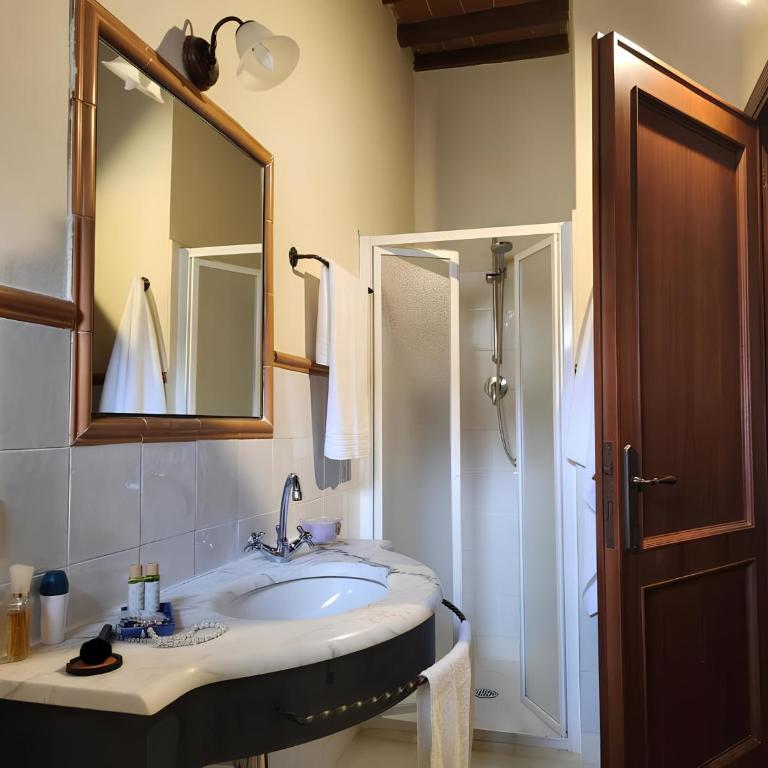 Borgo Il Castagno - Appartamento Deluxe con 2 Camere da Letto e Vista Giardino - 8