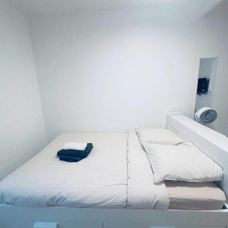  - Room #1713779501 - 12