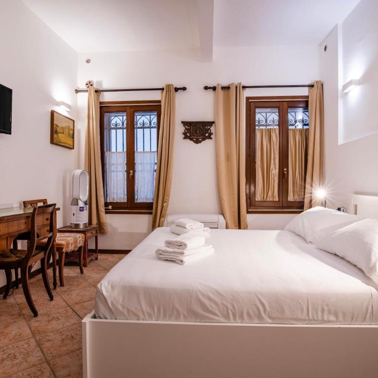  - Room #1713783901 - 14