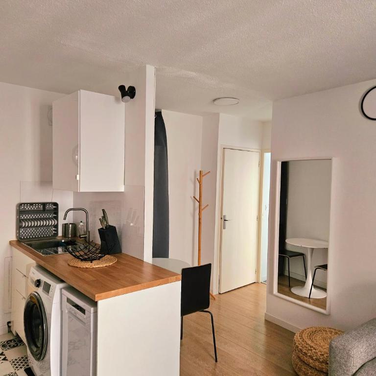 Bordeaux centre - Charmant T2 - Appartement Supérieur - Vue sur Ville - 9