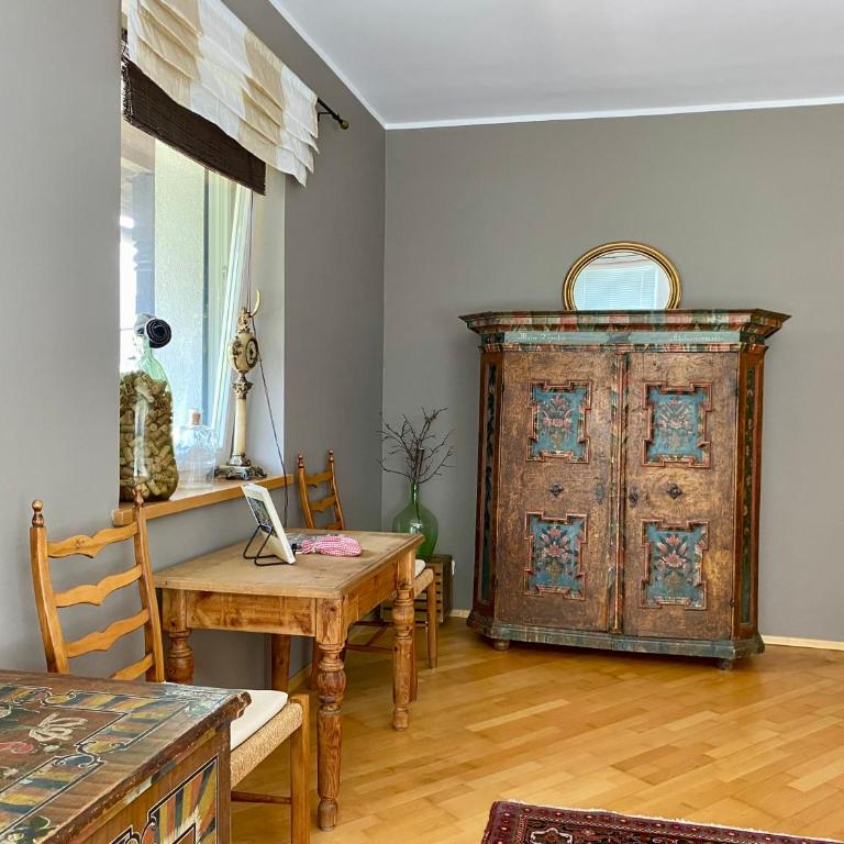 Ferienwohnung Bergulme - Apartment mit 3 Schlafzimmern und Bergblick - 53