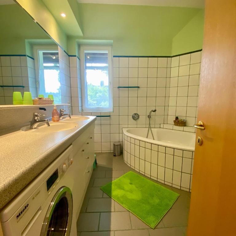 Ferienwohnung Bergulme - Apartment mit 3 Schlafzimmern und Bergblick - 47