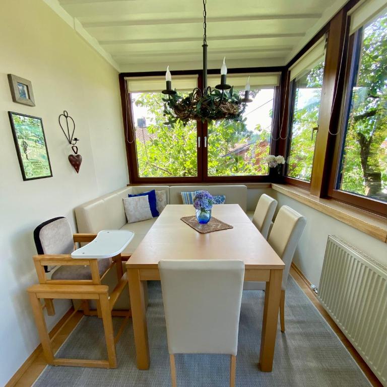 Ferienwohnung Bergulme - Apartment mit 3 Schlafzimmern und Bergblick - 46