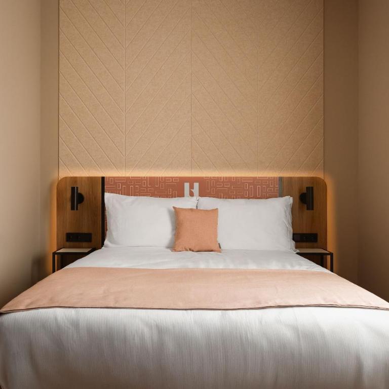 Limehome Linz Urfahr - Zimmer mit Queensize-Bett - 8