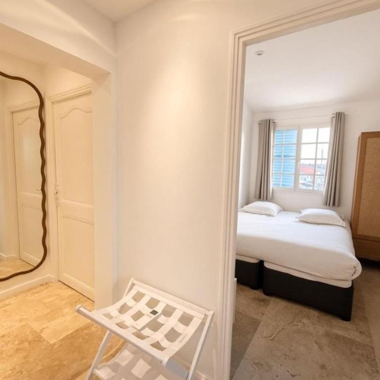 Villa d'exception avec jardin et piscine sur le port - Villa - Côté Plage - 15
