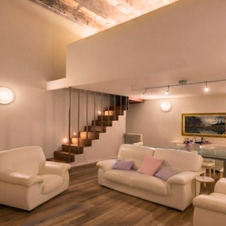 Eleganza e convivialità in centro, vista Duomo per gruppi e famiglie - Three-Bedroom Apartment - 4