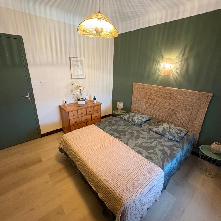 APPARTEMENT TOUT CONFORT AVEC PARKING FERMÉ - Appartement - 20