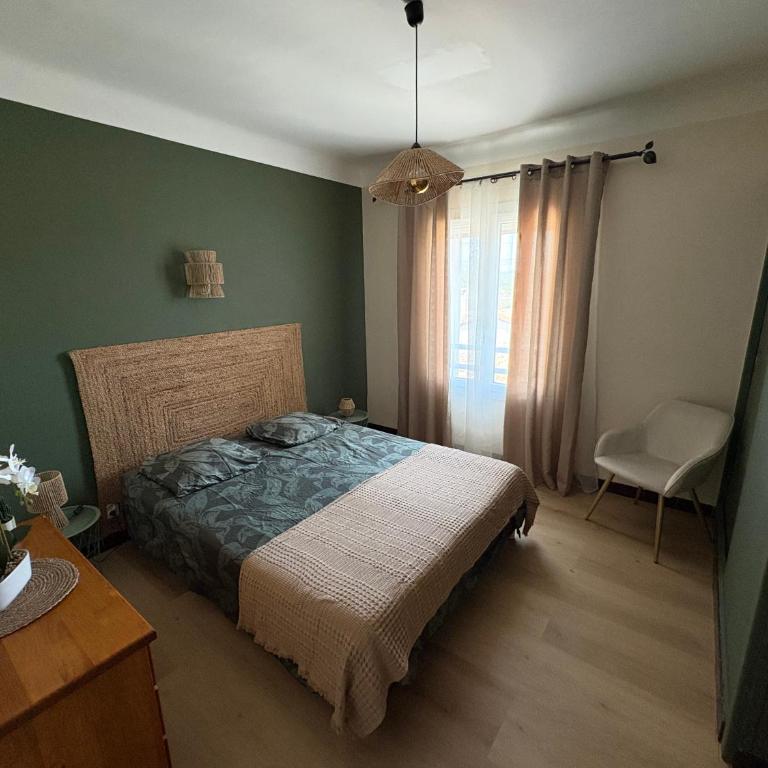 APPARTEMENT TOUT CONFORT AVEC PARKING FERMÉ - Appartement - 21