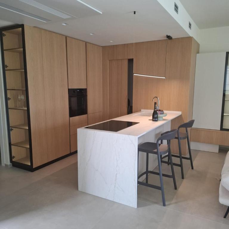  - Room #1713819801 - 17