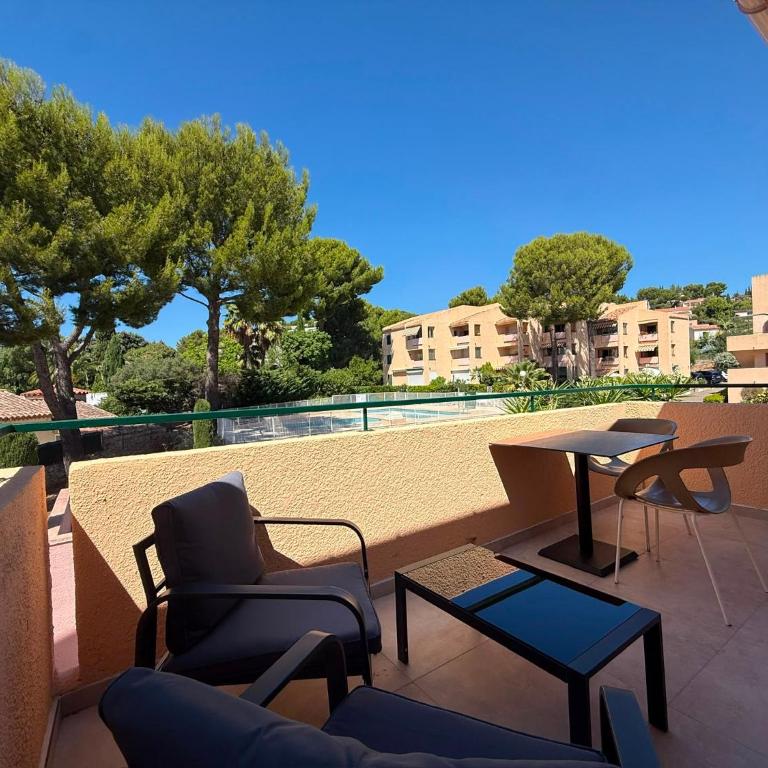 studio avec terrasse et piscine - Appartement 1 Chambre - 11