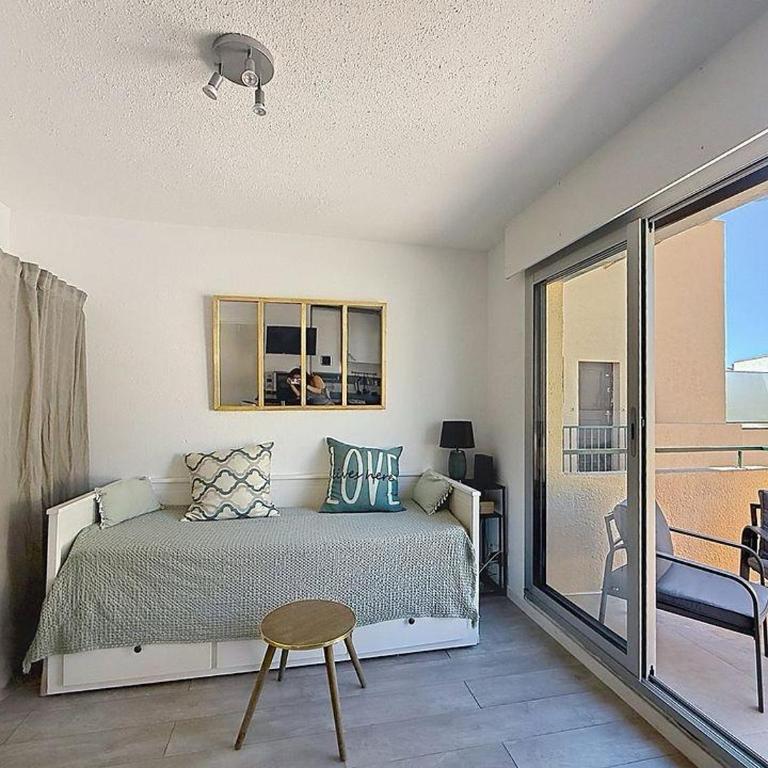 studio avec terrasse et piscine - Appartement 1 Chambre - 3