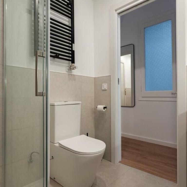 Monthly Central Flat Urgell 1 min AC Wi-Fi - Apartamento - 32