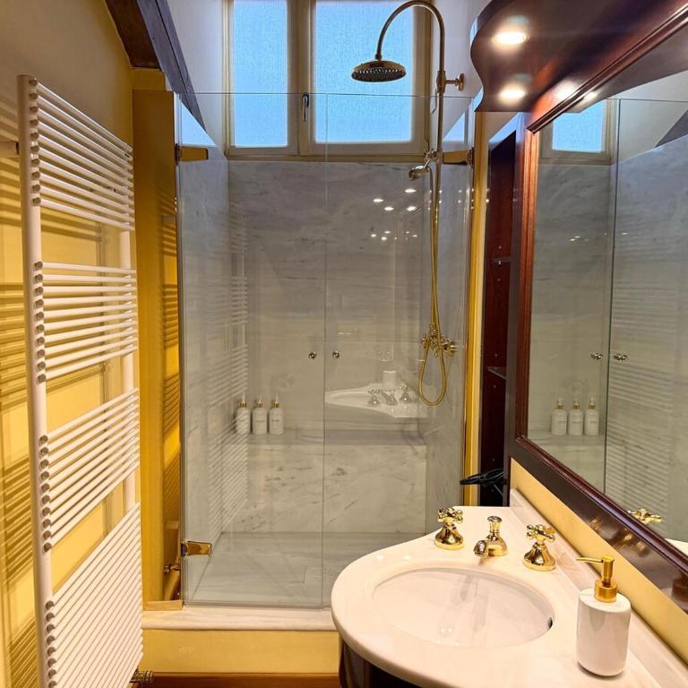  - Room #1713834401 - 5