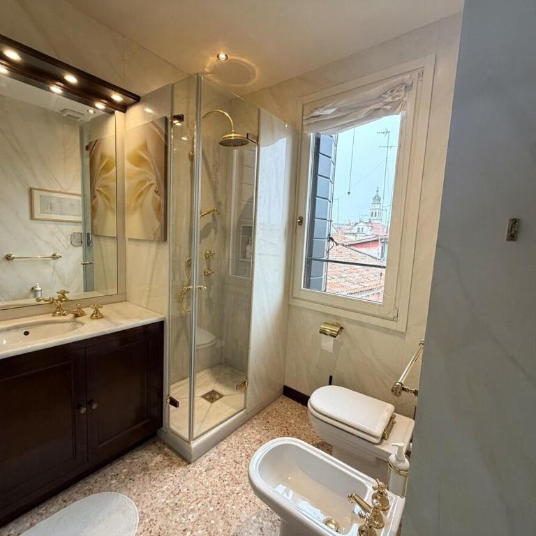  - Room #1713834401 - 13
