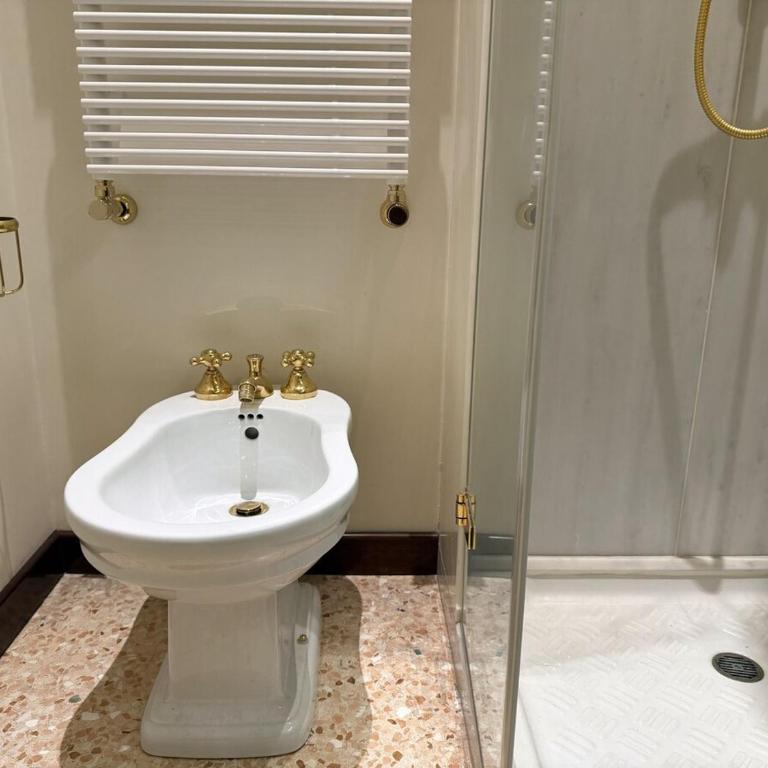  - Room #1713834401 - 26