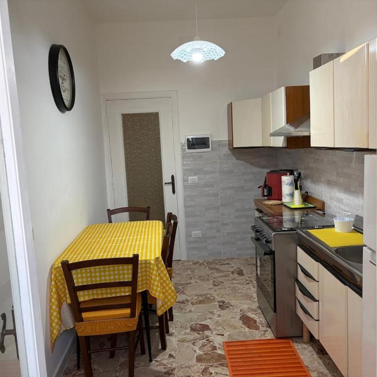  - Room #1713844301 - 8