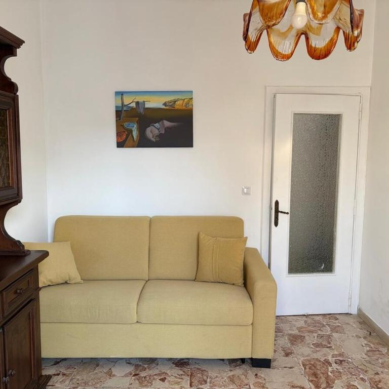 - Room #1713844301 - 10
