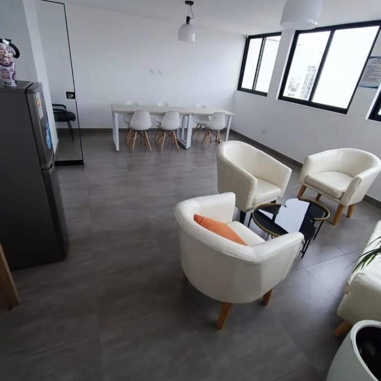  - Room #1713851501 - 8