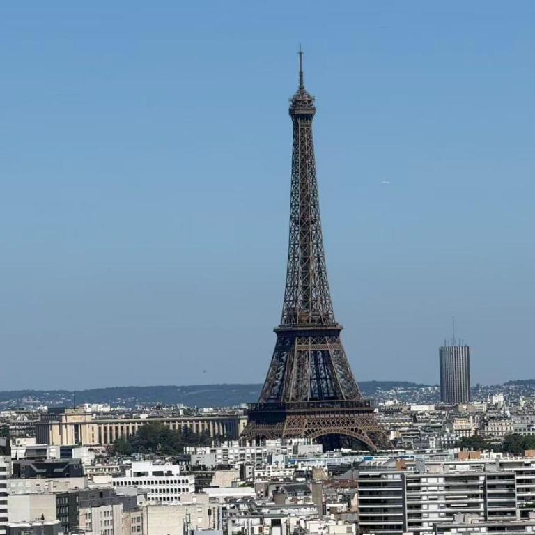 Eiffel View Balcony Hostel - Appartamento con 1 Camera da Letto - 2