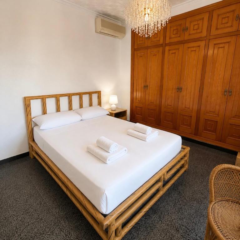  - Room #1713855901 - 3