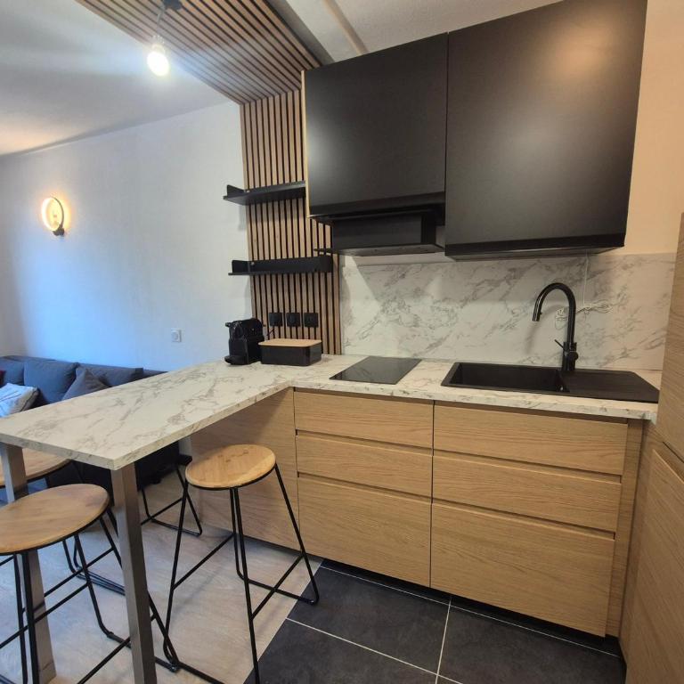 Studio Cabine à Tignes, Accès Direct Pistes, Balcon, WiFi, 4 Pers - FR-1-502-568 - Monolocale - 8