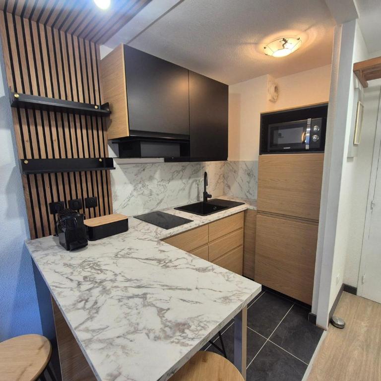 Studio Cabine à Tignes, Accès Direct Pistes, Balcon, WiFi, 4 Pers - FR-1-502-568 - Monolocale - 9