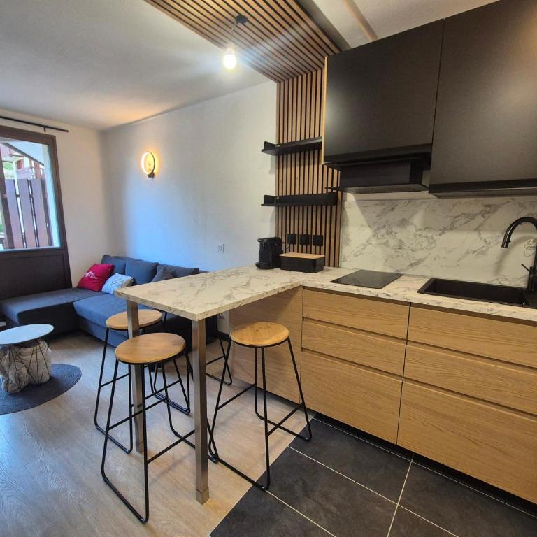 Studio Cabine à Tignes, Accès Direct Pistes, Balcon, WiFi, 4 Pers - FR-1-502-568 - Monolocale - 10