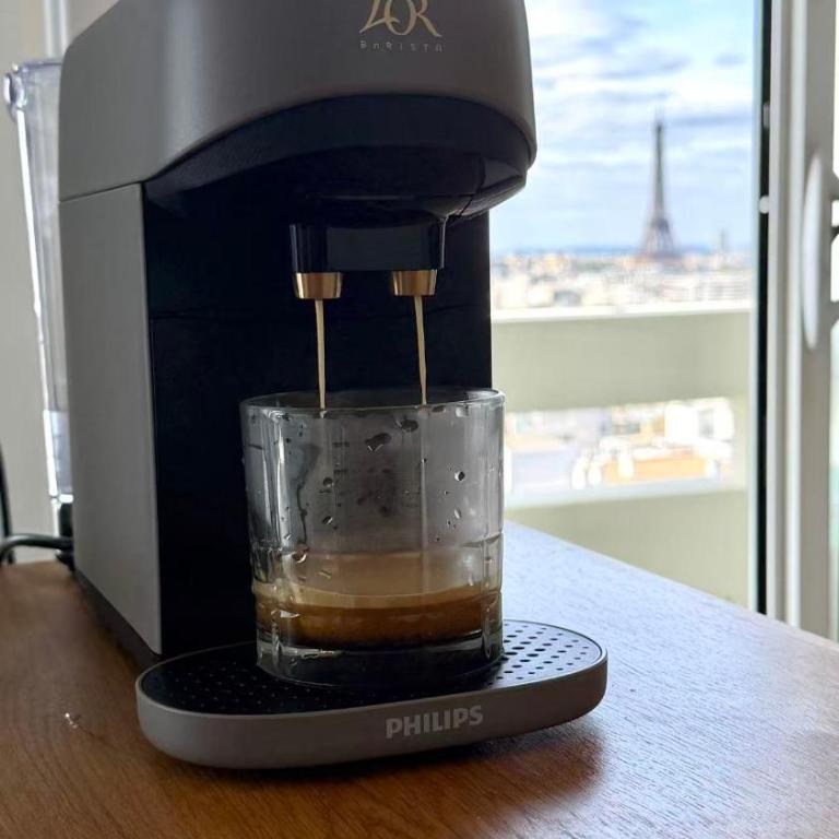 Eiffel View Balcony Hostel - Appartamento con 1 Camera da Letto - 4