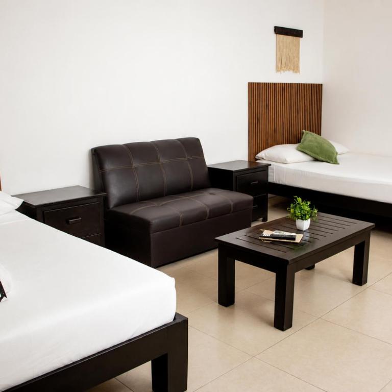 We playa Hotel - Adults Only - Habitación Cuádruple Confort - 1