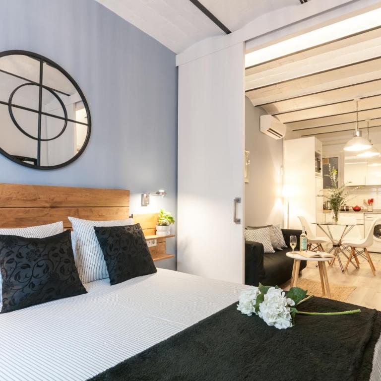 Quiet Central 2BR for 3 - Apartment - 1