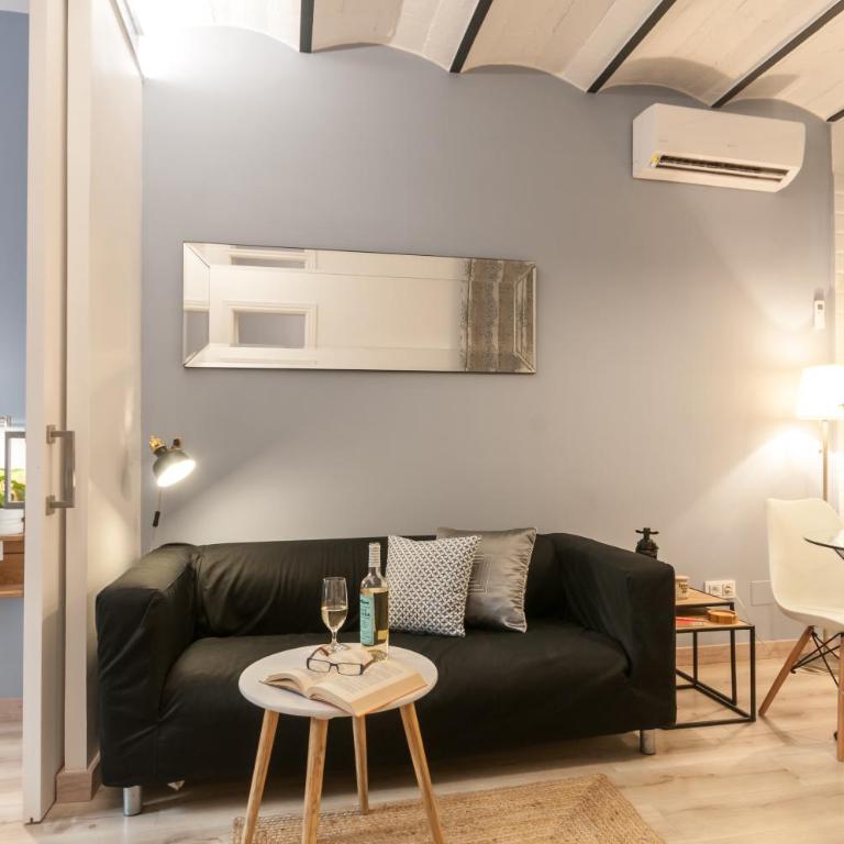Quiet Central 2BR for 3 - Apartment - 7
