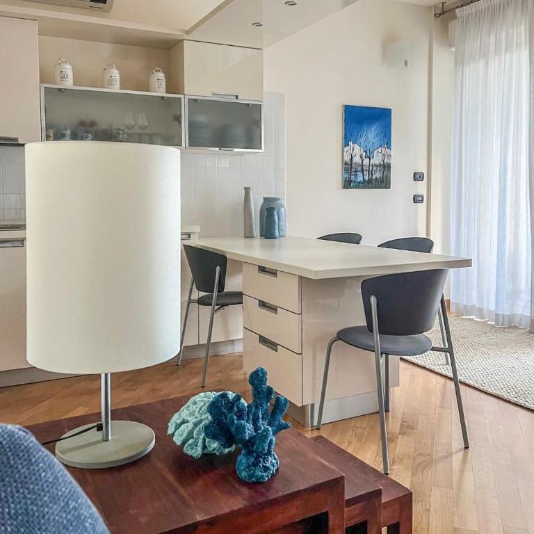 Mediterranee - One-Bedroom Apartment with Balcony - 6