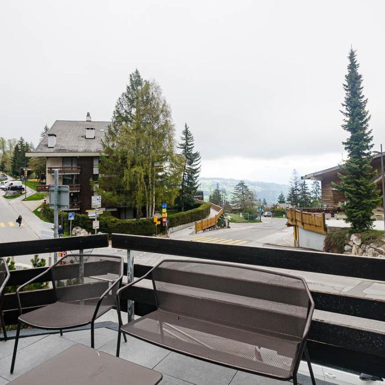 Alpine Family Retreat, Sleeps 10 - Apartment - 2