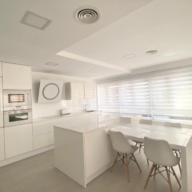 The Park Lounge - Elegant Live-Work Apartment by Park - Room #1713714001 - 2