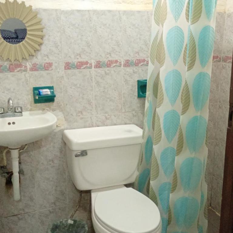 Casa de huespedes LOS SANTOS - Habitación Doble Económica - 2 camas - 10