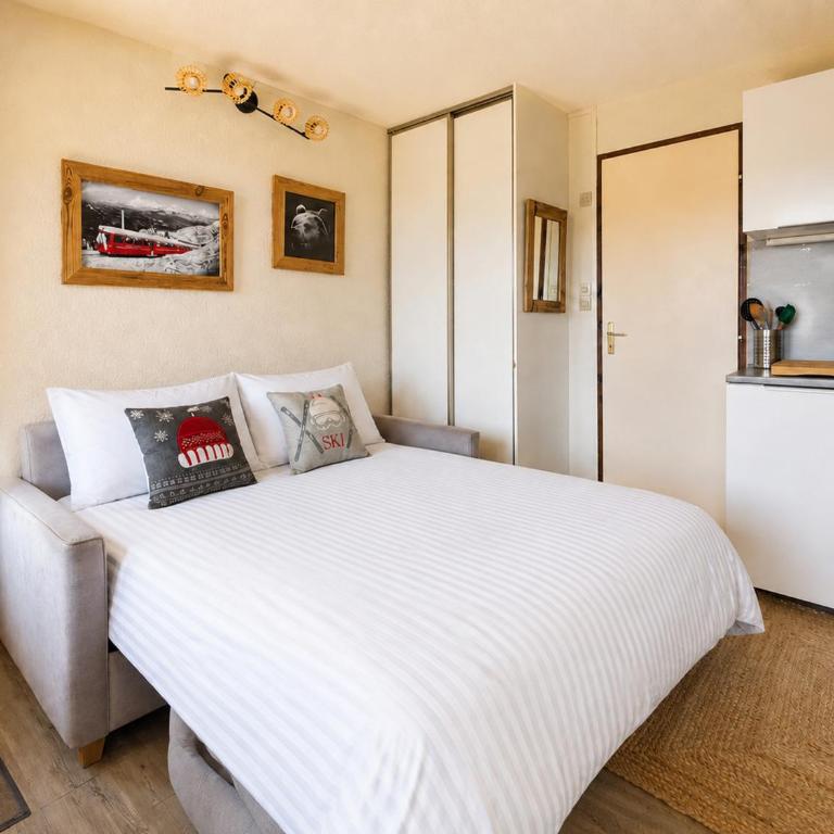 Studio moderne et lumineux avec vue sur le Mont Charvin. Parking privatif - FR-1-505-222 - Studio - 16