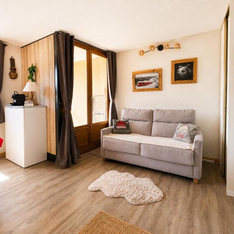 Studio moderne et lumineux avec vue sur le Mont Charvin. Parking privatif - FR-1-505-222 - Studio - 17