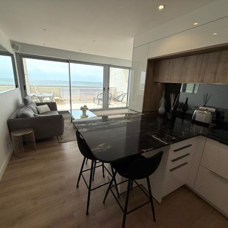 Appartement vue mer 45m2 avec grande terrasse 20m2 - Appartement 1 Chambre - 13