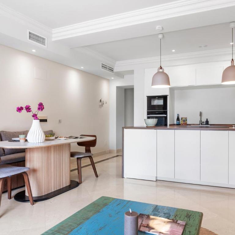  - Appartement 2 Chambres avec Balcon et Vue sur la Mer - 6