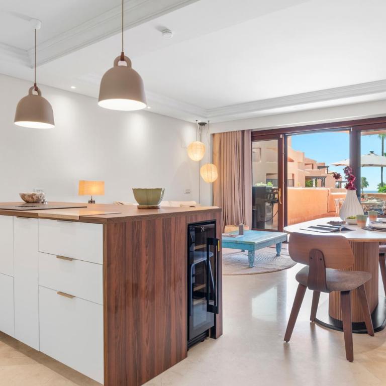  - Appartement 2 Chambres avec Balcon et Vue sur la Mer - 5