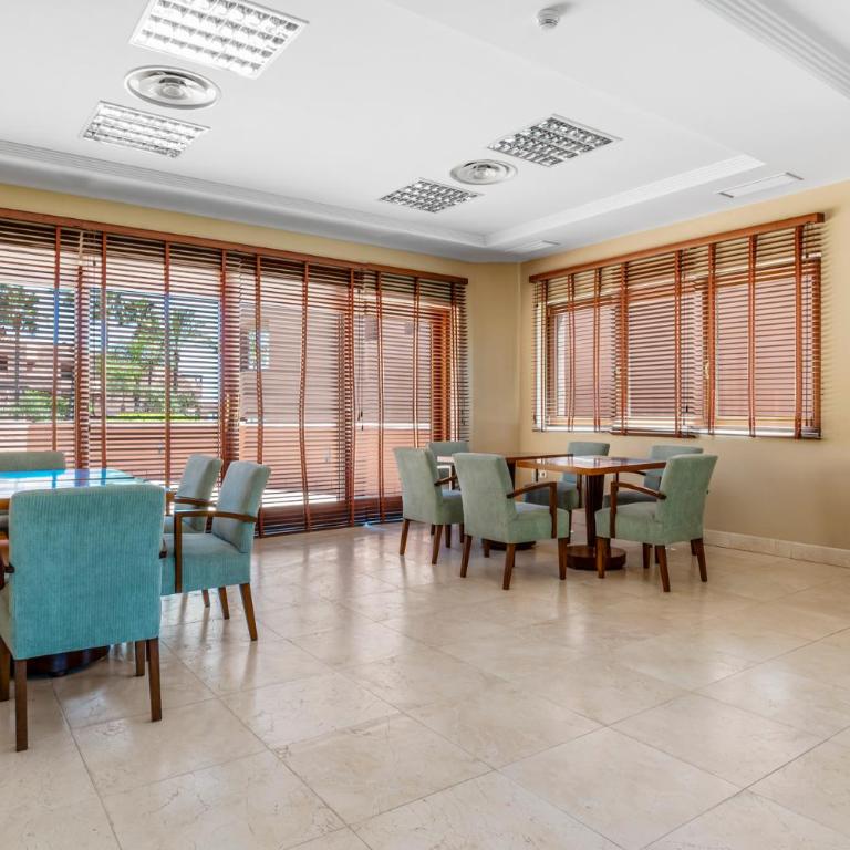  - Appartement 2 Chambres avec Balcon et Vue sur la Mer - 12