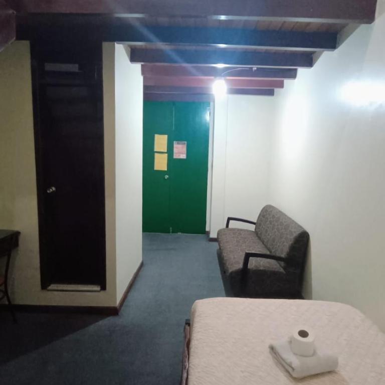 Hostal Victoria Quito - Habitación Doble - 2 camas - 3