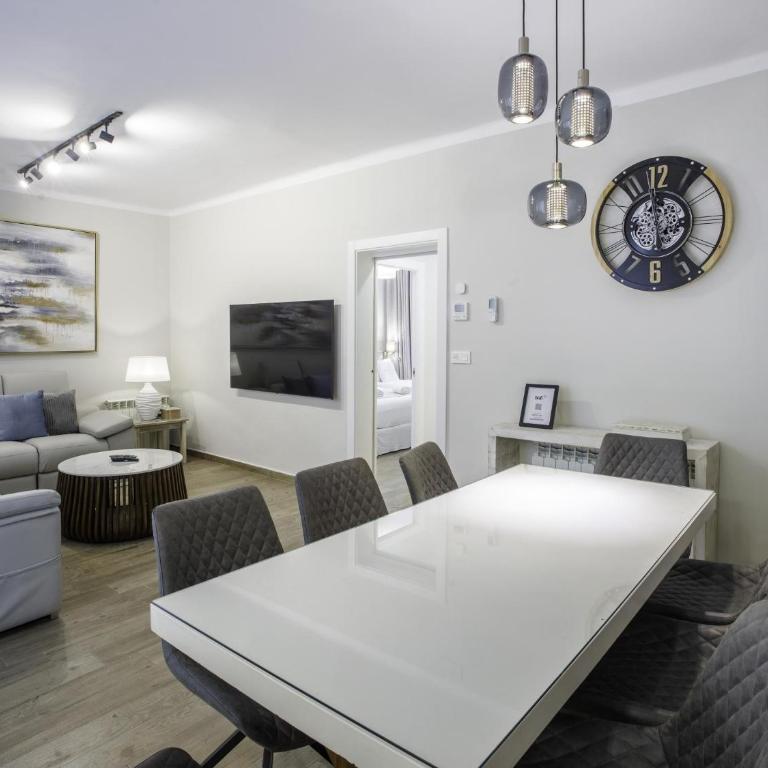 Sitges Centre Mediterranean House- 5 Bedroom, 4 Bathroom, Terrace Courtyard, Private Rooptop Pool - Casa - 19