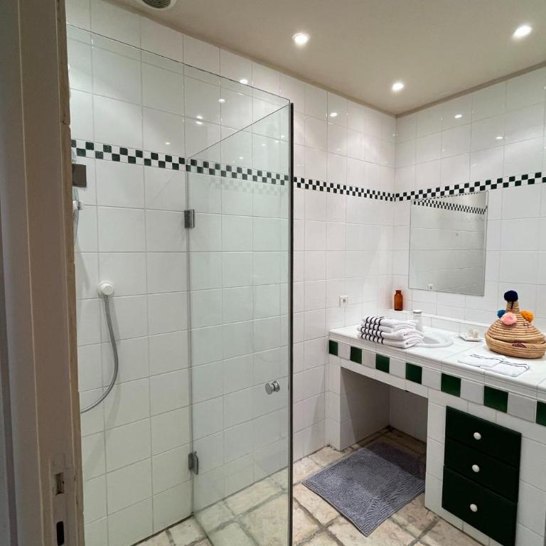 Villa 5 rooms with pool near the sea - Casa - 22