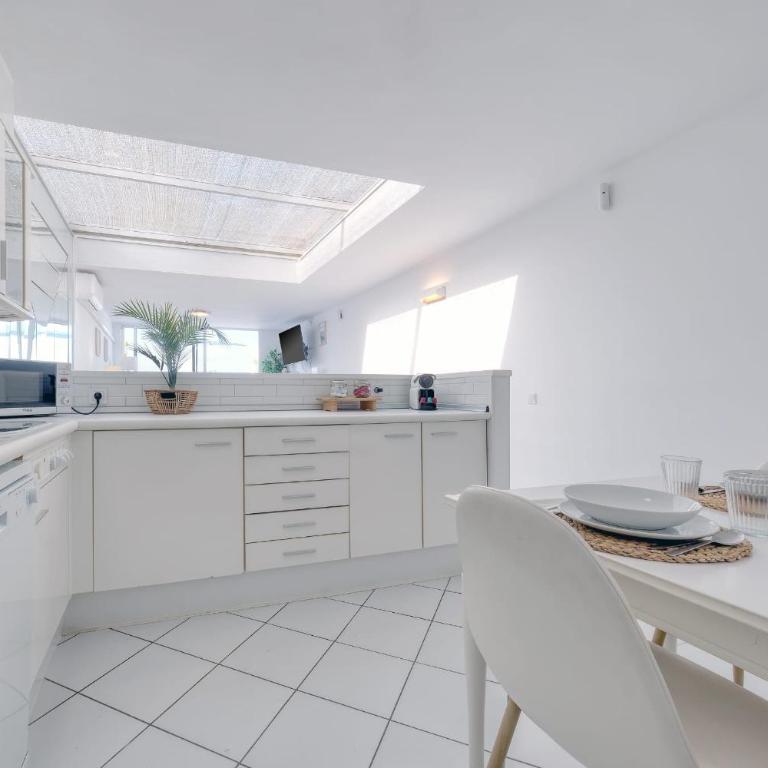 Casa Picon en Puerto del Carmen, con terraza, vistas al mar, piscina y junto a la playa - Apartment mit 2 Schlafzimmern - 14