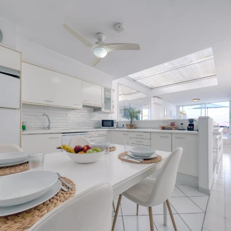 Casa Picon en Puerto del Carmen, con terraza, vistas al mar, piscina y junto a la playa - Apartment mit 2 Schlafzimmern - 12