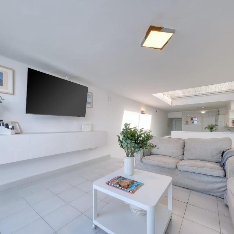 Casa Picon en Puerto del Carmen, con terraza, vistas al mar, piscina y junto a la playa - Apartment mit 2 Schlafzimmern - 7