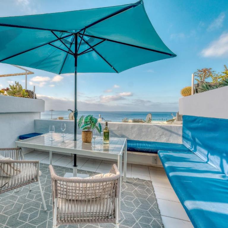 Casa Picon en Puerto del Carmen, con terraza, vistas al mar, piscina y junto a la playa - Apartment mit 2 Schlafzimmern - 2