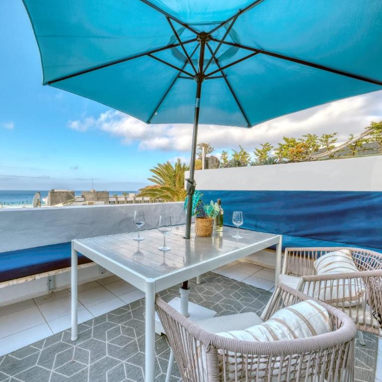Casa Picon en Puerto del Carmen, con terraza, vistas al mar, piscina y junto a la playa - Apartment mit 2 Schlafzimmern - 4